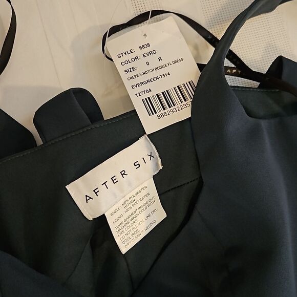 NWT After Six Evergreen Crepe V notched Bodice Maxi gown size 0 - Picture 7 of 12